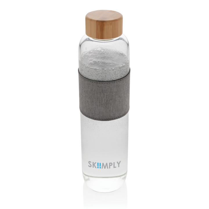 Szklana butelka 750 ml w pokrowcu