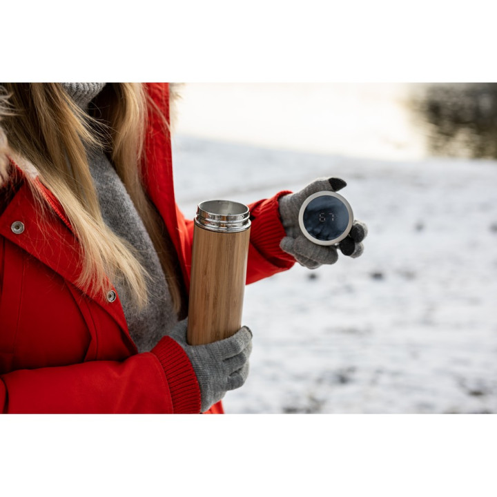 Bambusowy termos 500 ml, posiada sitko zatrzymujące fusy oraz dotykowy cyfrowy wyświetlacz temperatury napojów | Georgia