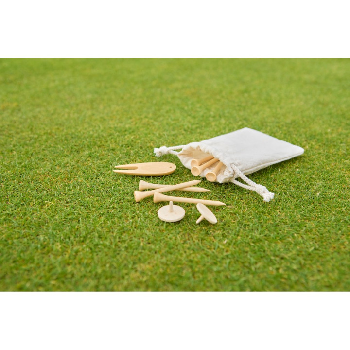 Zestaw drewnianych akcesoriów golfowych