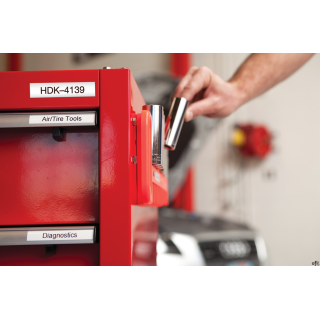 Taśma poliestrowa RHINO trwała 24mm czarna na białym 1734523 DYMO (X) SALE